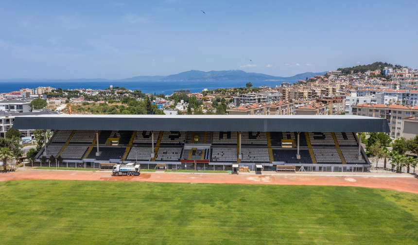 Kuşadası’nda bardak taştı: Belediye binası gitti, toprak saha bitti, sıra stadyuma mı geldi?