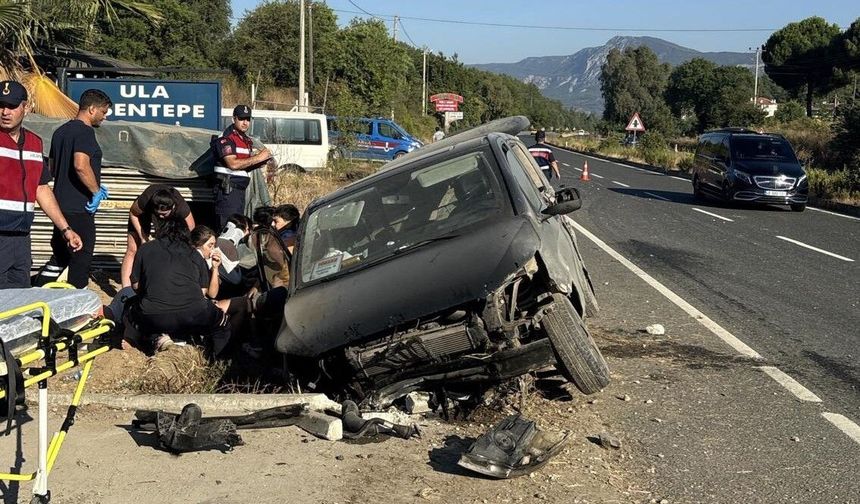 Araba yoldan çıktı, 1'i çocuk 7 yaralı