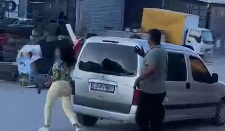 Sevgilisine sinirlenen kadın ortalığı birbirine kattı