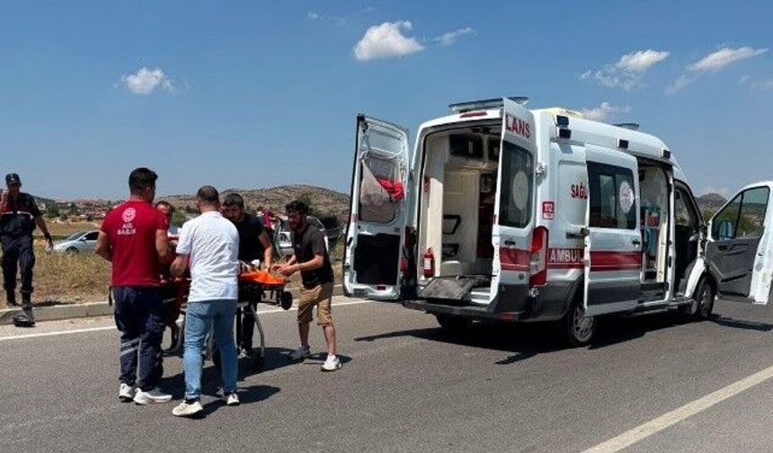 Trafik kazasında 1 kişi vefat etti, 5 yaralı var