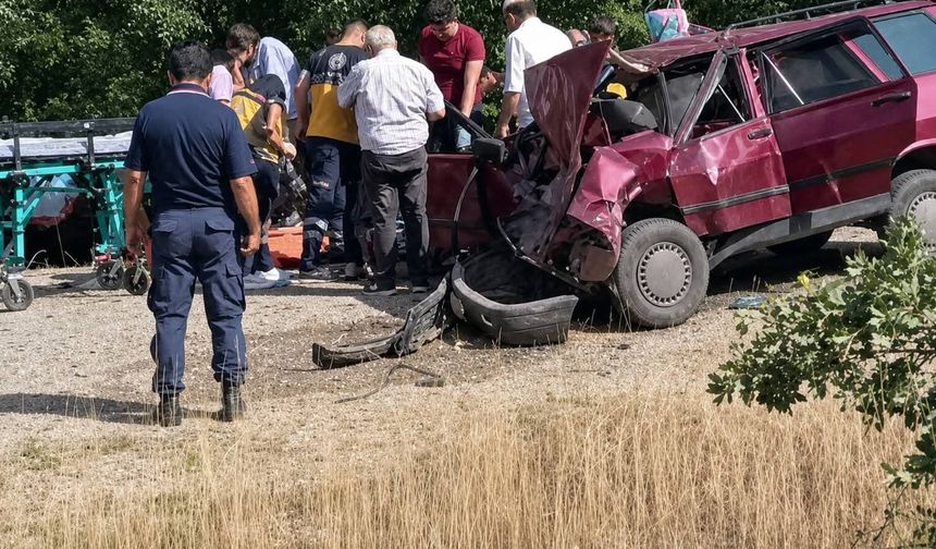 İki otomobil çarpıştı: Hayatını kaybetti