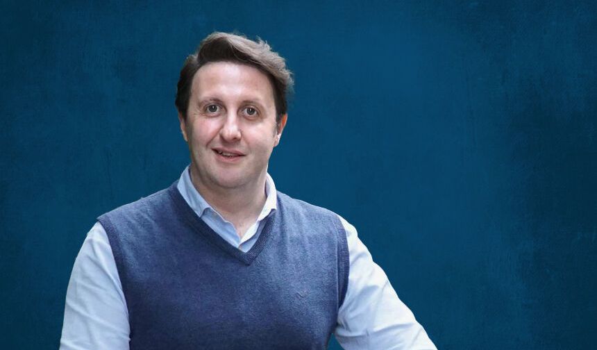 İlker Ayrık'tan kötü haber.. Ünlü isim sevenlerini üzdü