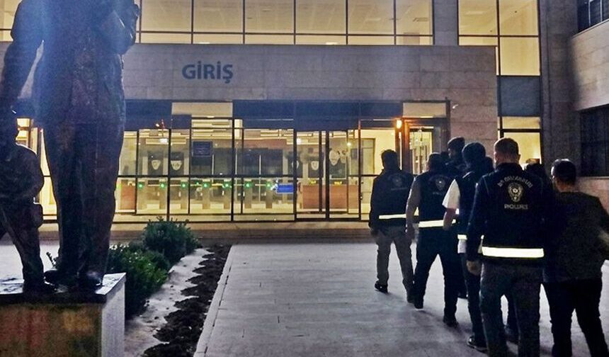 Sanayiye tamir için bırakılan otomobili çaldılar
