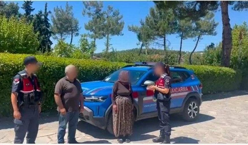 Yaşlı kadının 500 bin liralık altınını aldılar