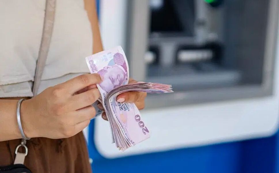 Bankalardan şaşırtan kampanya.. 100 bin TL'ye kadar faizsiz kredi veriliyor