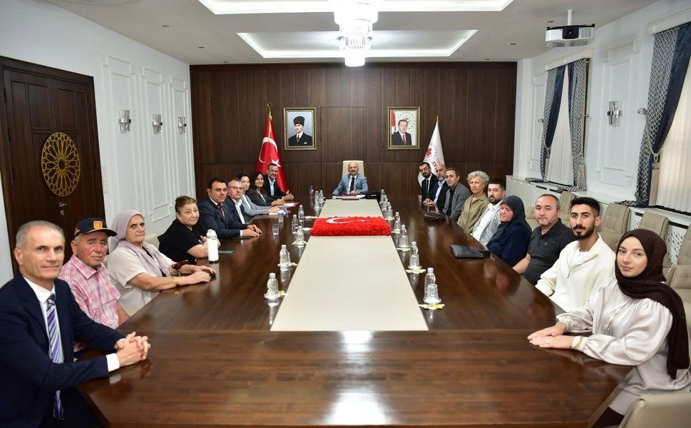 Vali Varol, şehit yakınları ve gazileri makamında ağırladı