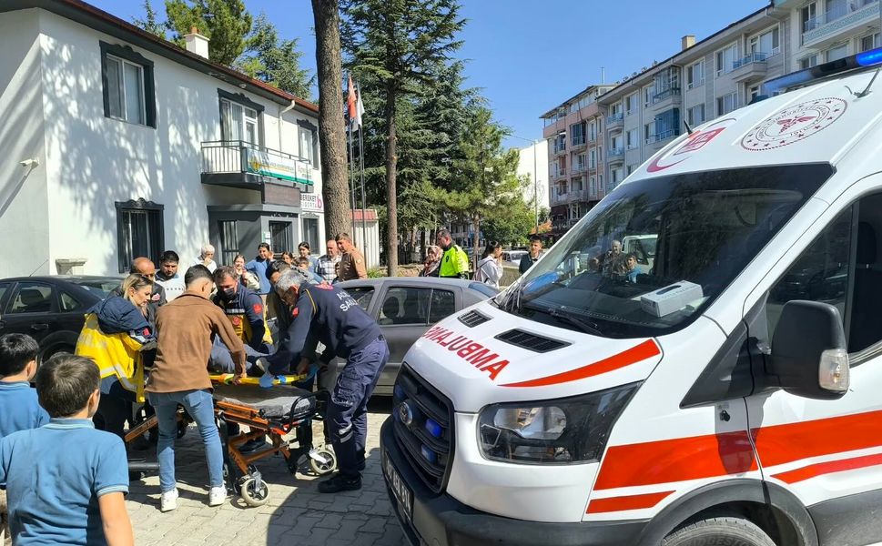 Kazada devrilen motosiklet sürücüsü yaralandı