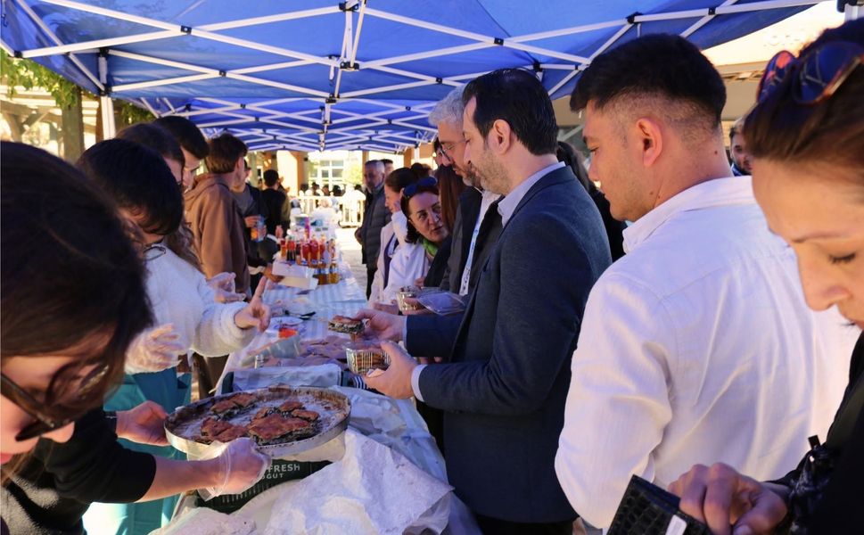 Hastanede tedavi gören çocuklar için destek oldular