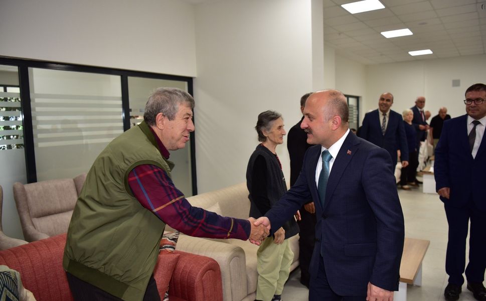 Aydın Valisi Varol yaşlı çınarları unutmadı