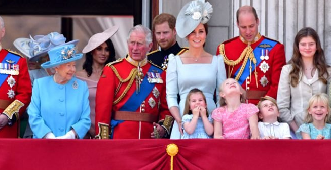 Yine bu yorumculara göre, Harry bu adımla artık İngiliz kraliyet ailesinde hiçbir geleceği olmadığını da ifade etmiş oldu. Çiftin bundan böyle Prens Harry'nin babası Prens Charles'tan maddi destek de almayacağı belirtiliyor.