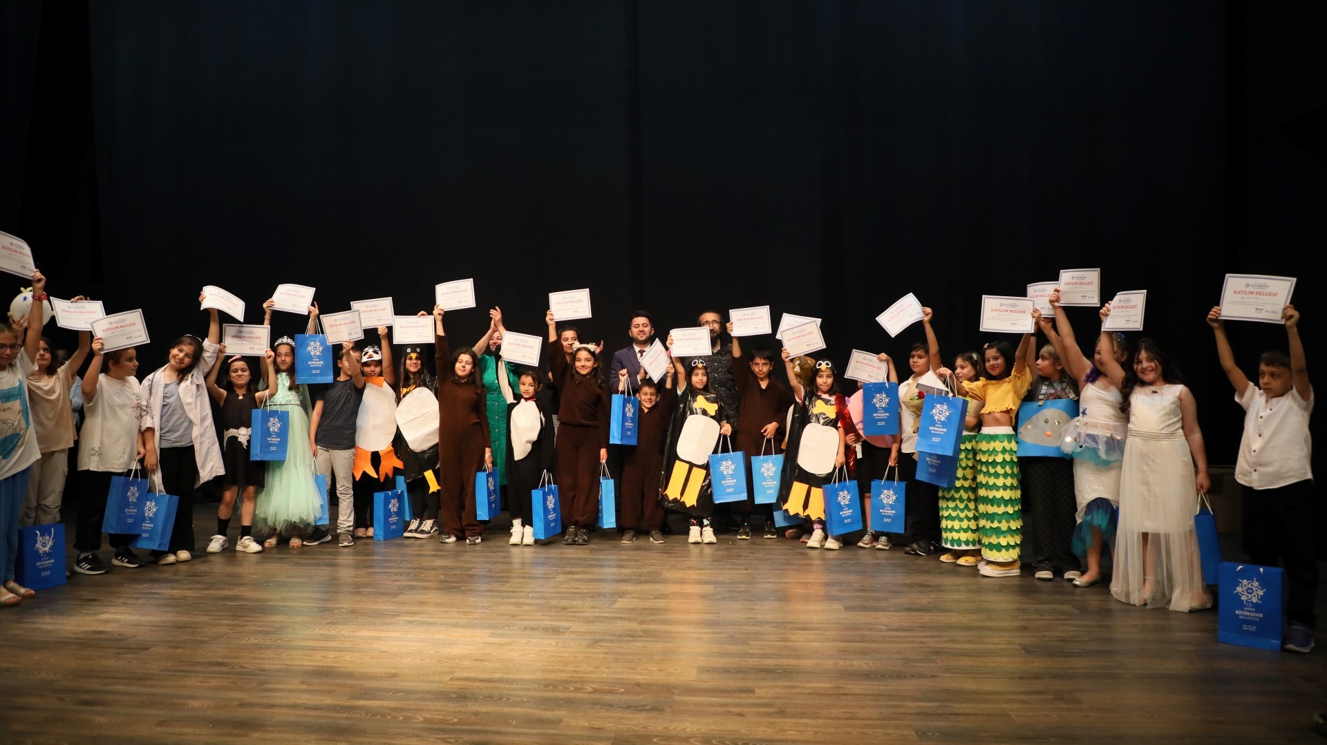 Aydın Büyükşehir Belediyesi Şehir Tiyatrosu’nun Genç Yetenekleri Büyük Beğeni Topladı 1
