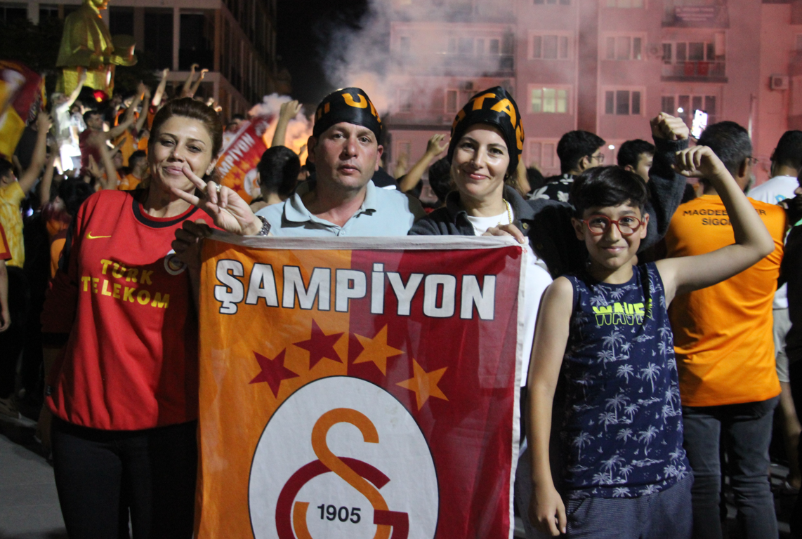 Aydın'da Galatasaraylılar Meydana Sığmadı 1