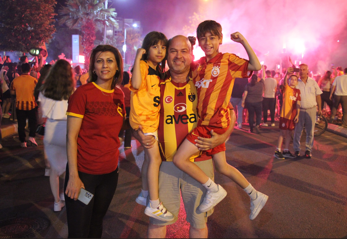 Aydın'da Galatasaraylılar Meydana Sığmadı 9