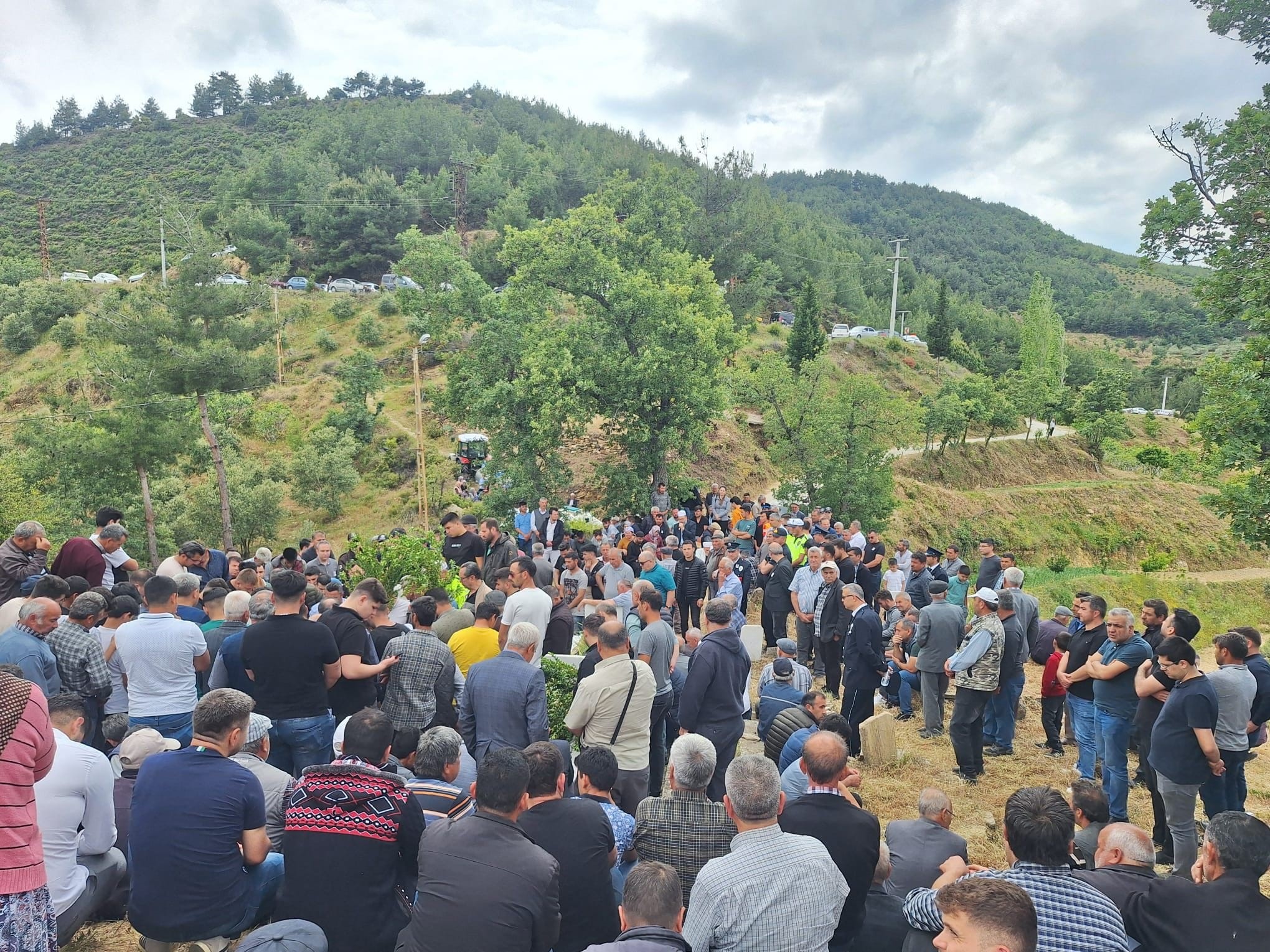 Aydın'da Traktörün Altında Kalan Bekçi Toprağa Verildi 3