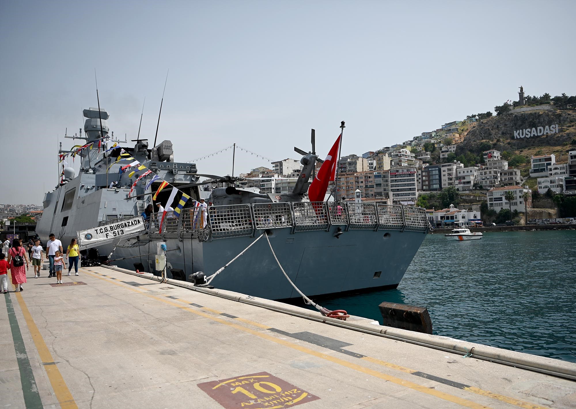 Aydın'da Türk Donanmasının Gururu Savaş Gemileri Ziyarete Açıldı 2