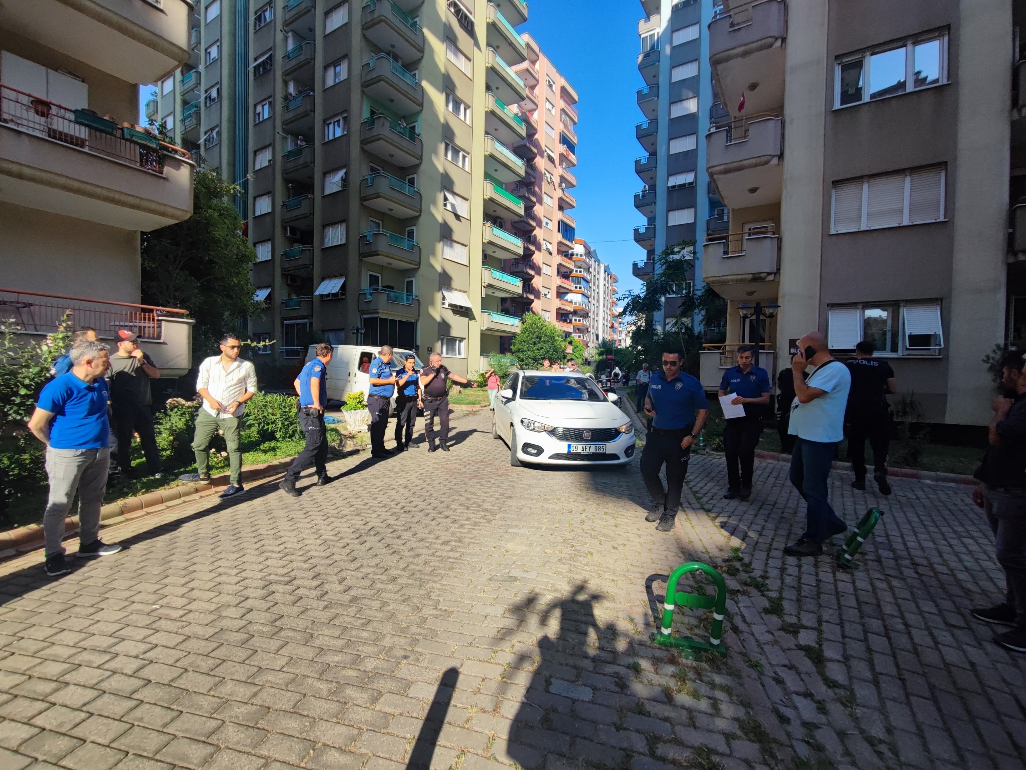 Aydın'da Yaşandı! Emekli Polis Apartman Görevlisini Vurdu 5