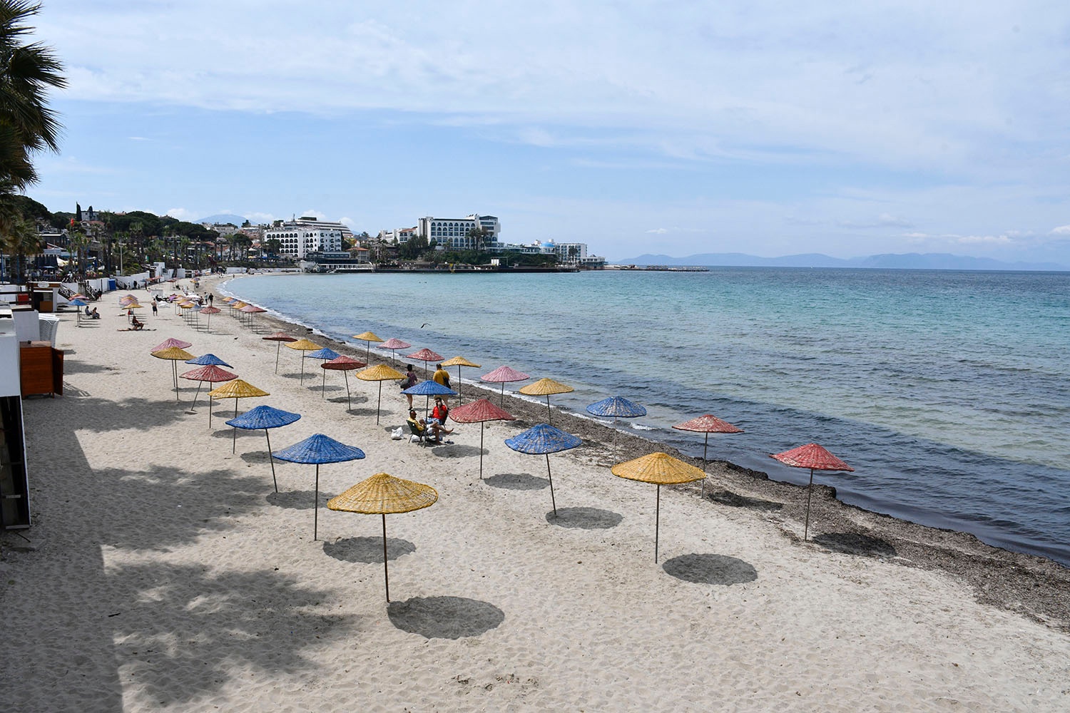 Halkçı Başkan Ömer Günel’den Devrim Gibi Karar Kuşadası’nın Halk Plajlarında Şemsiye Ve Şezlonglar Artık Ücretsiz 2