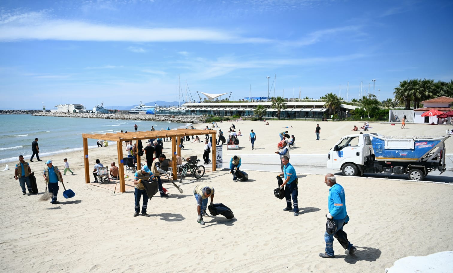 Kuşadası Plajları Kuşadası Belediyesi Ekiplerince Yaz Sezonuna Hazırlanıyor 5