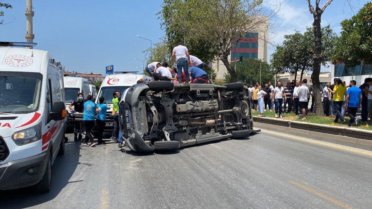 Aydın’da Ambulans Devrildi, 1 Kişi Hayatını Kaybetti 2
