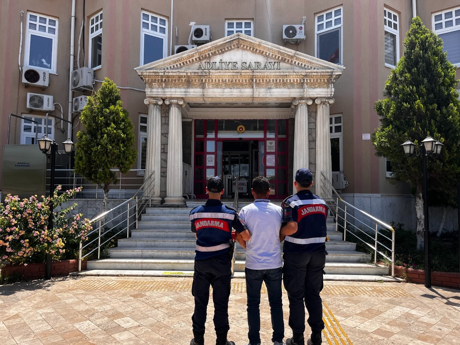 Aydın'da Aranan 3 Şahıs Yakalandı 1