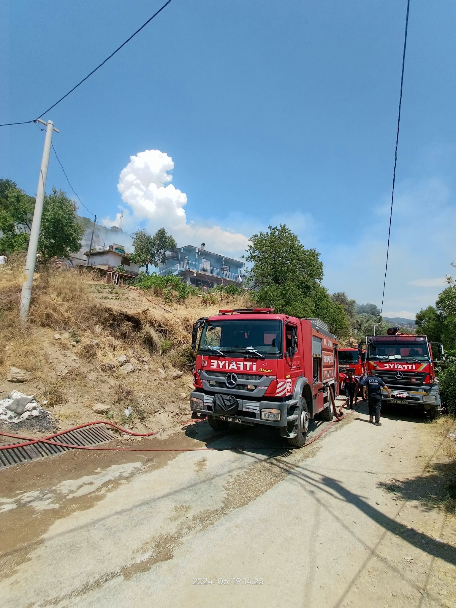 Aydın'da Mahalleli Sokağa Döküldü 5