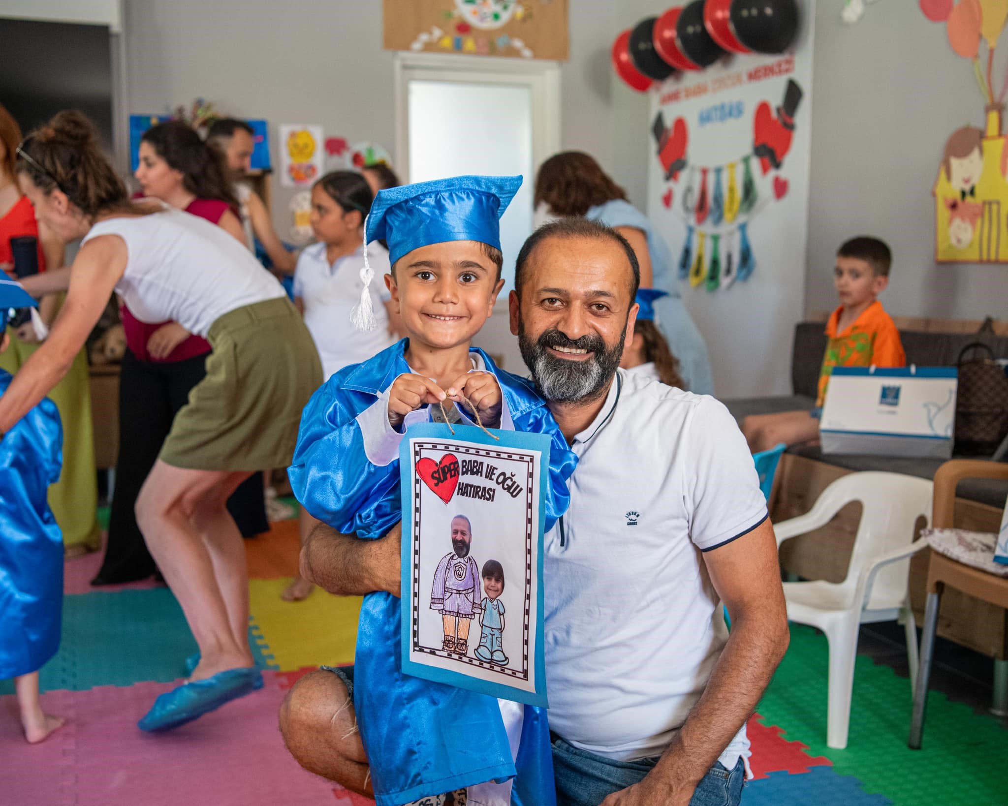 Mezuniyetlerini Ve Babalar Günü’nü Bir Arada Kutladılar 1