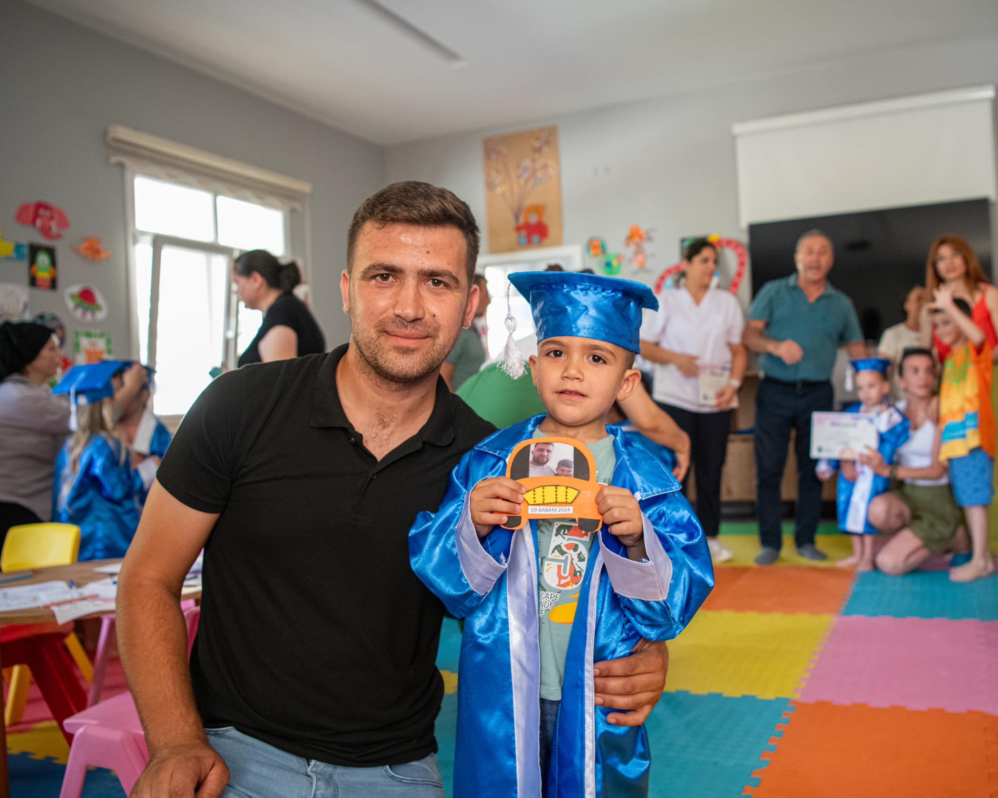 Mezuniyetlerini Ve Babalar Günü’nü Bir Arada Kutladılar 6