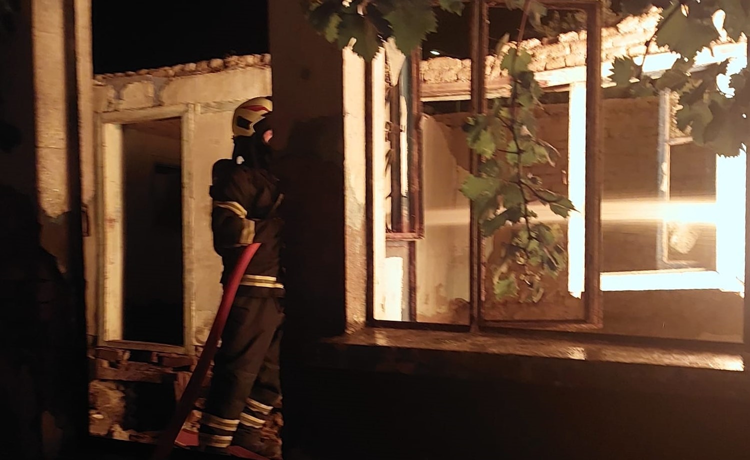 Aydın Büyükşehir Belediyesi'nin Ateş Savaşçıları Yangından Yangına Koştu (7)