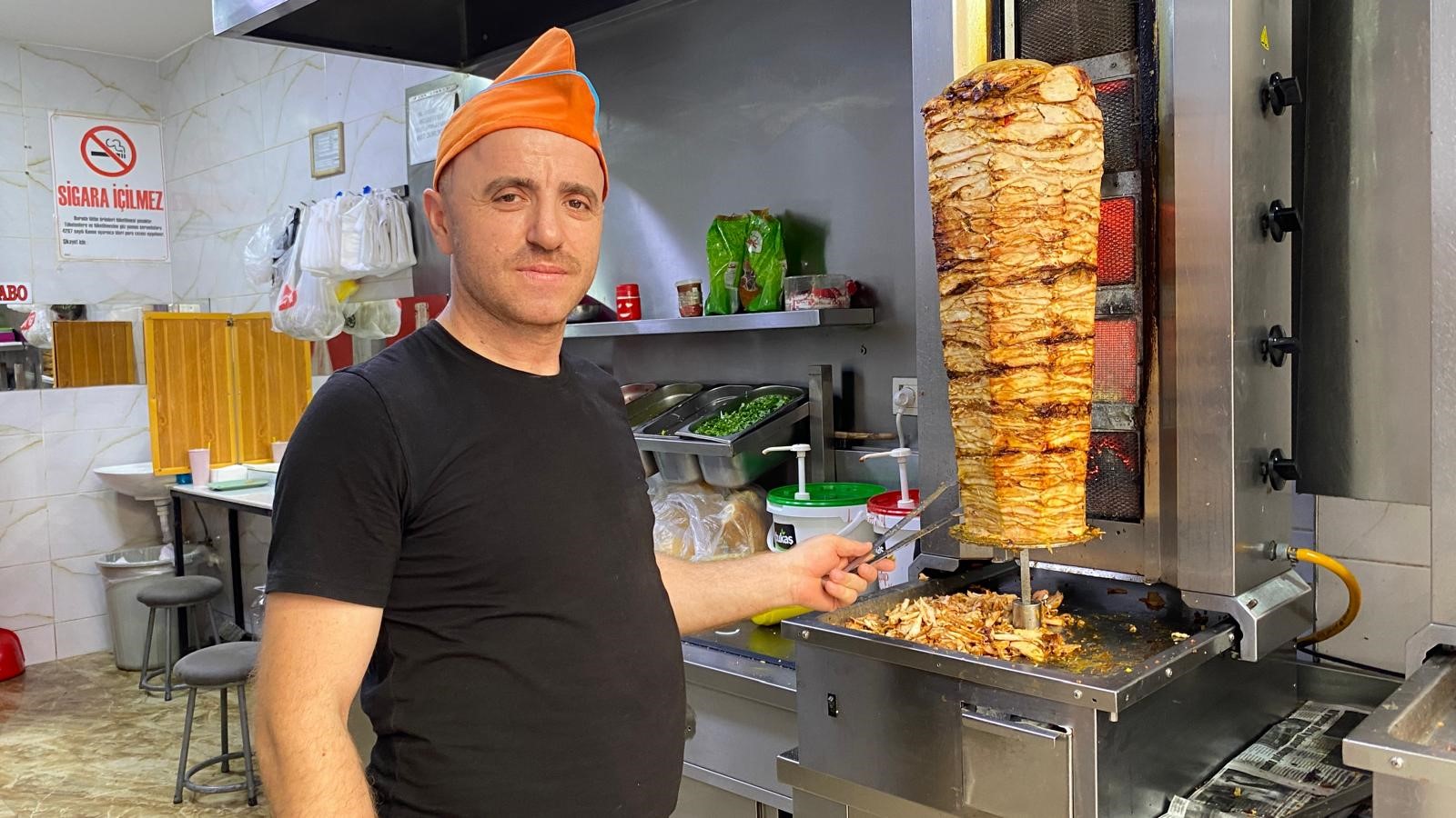 Aydın'da Kavurucu Sıcakta Döner Ustalarının Zorlu Mesaisi