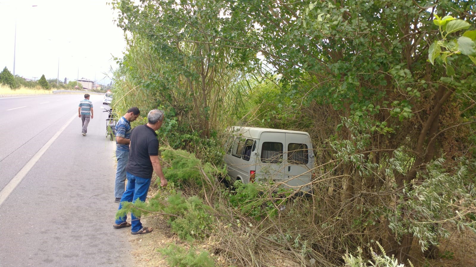 Aydın'da Ticari Araç Yoldan Çıktı