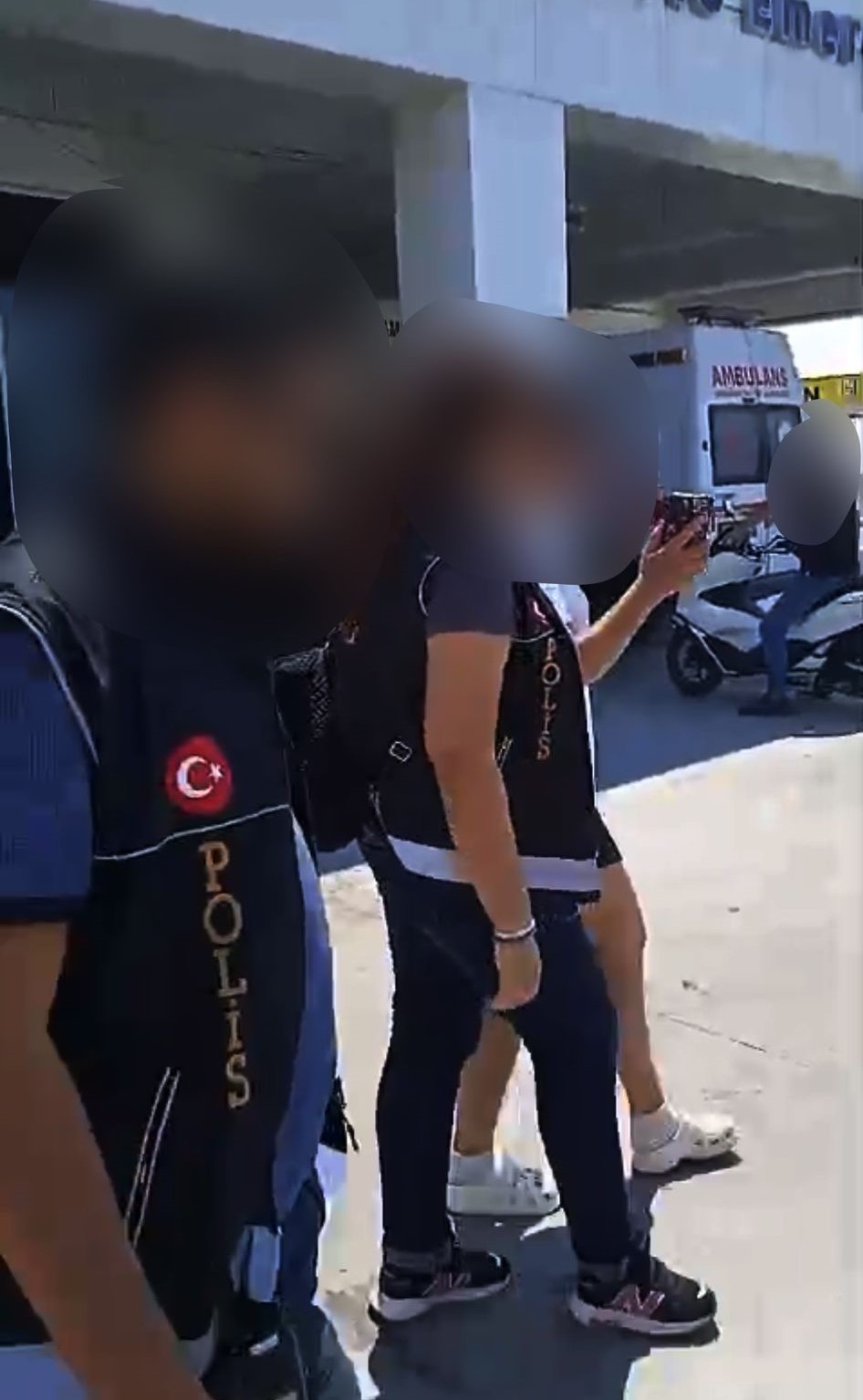 Kuşadası'nda Aranan Şahıslara Yönelik Operasyon 2 Yakalama