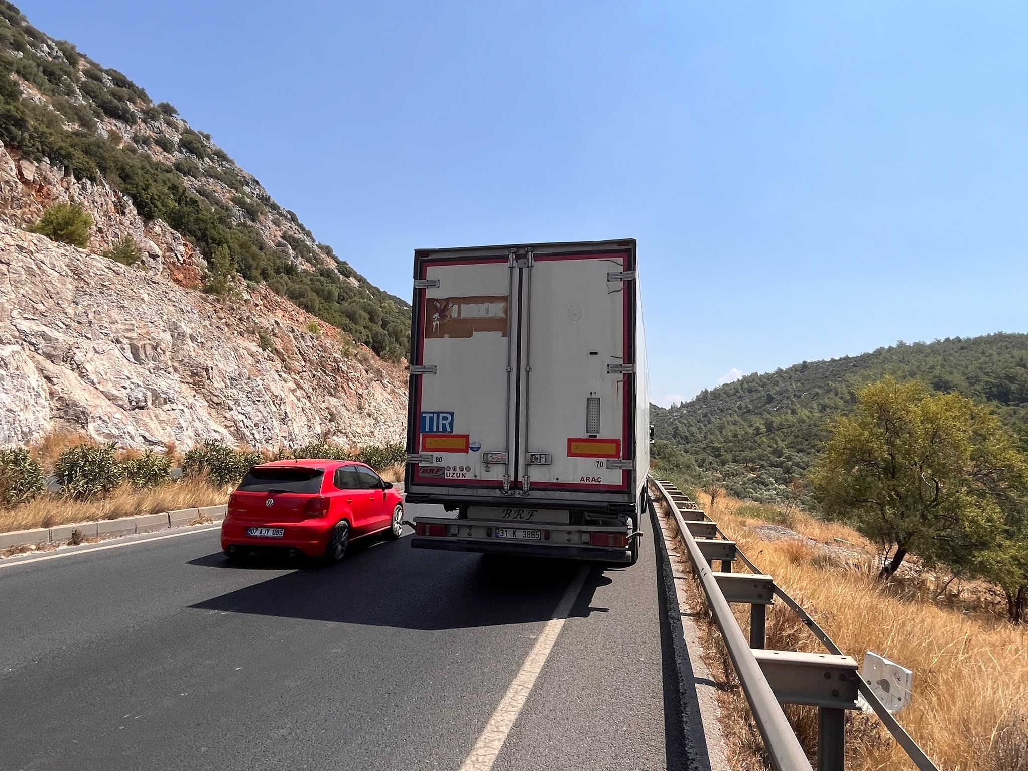 Otomobil Ile Tır Çarpıştı, Yol Trafiğe Kapandı (6)