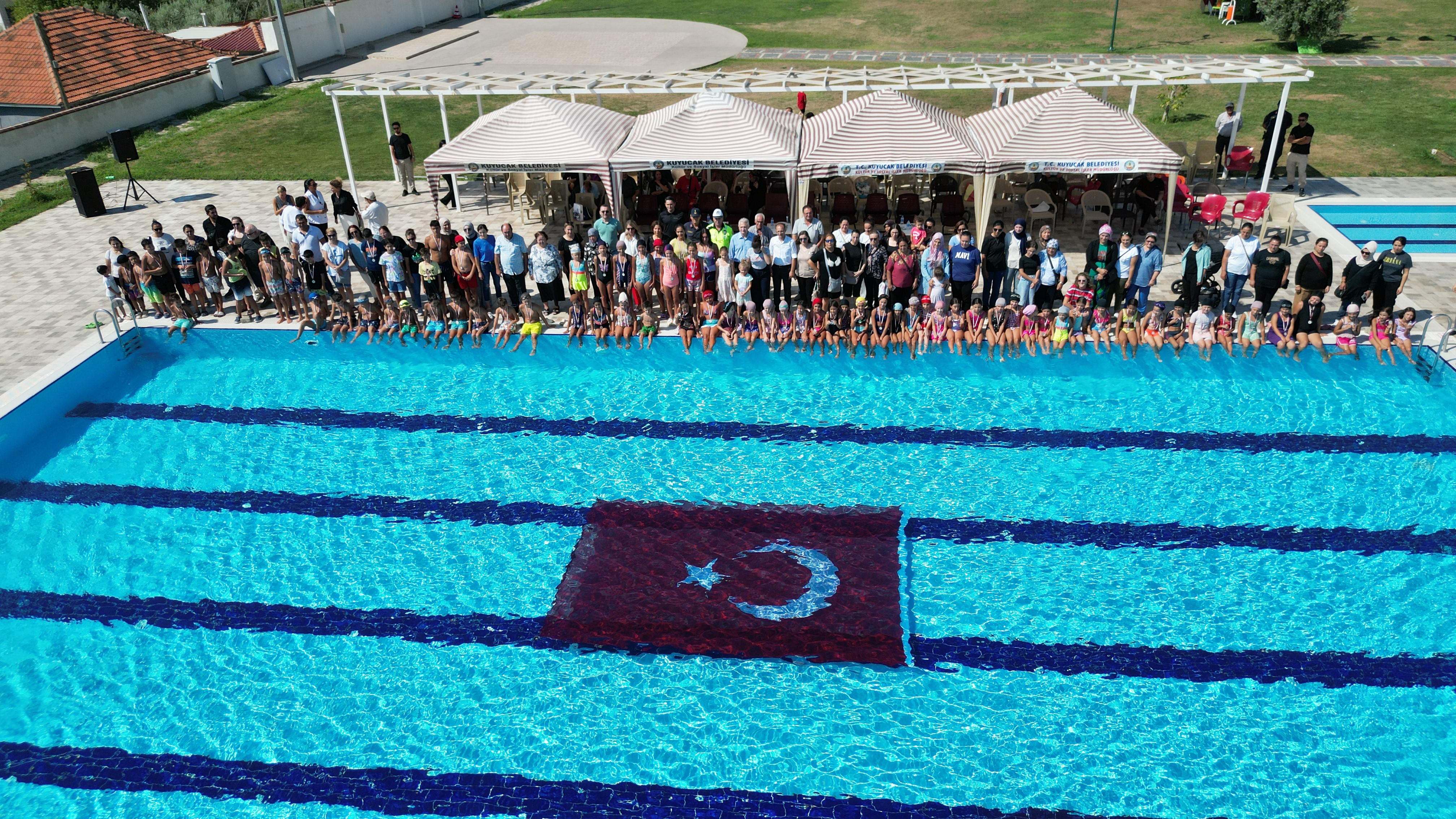 Aydın Kuyucaklı Çocuklar Yüzmedeki Hünerlerini Sergiledi