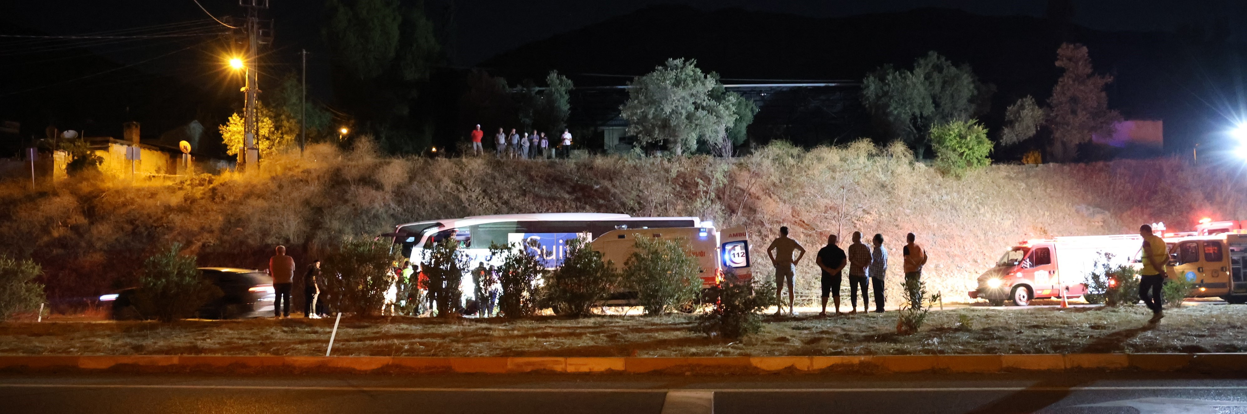 Aydın'da Yolcu Otobüsü Yan Yattı; 1 Ölü 10 Yaralı (9)