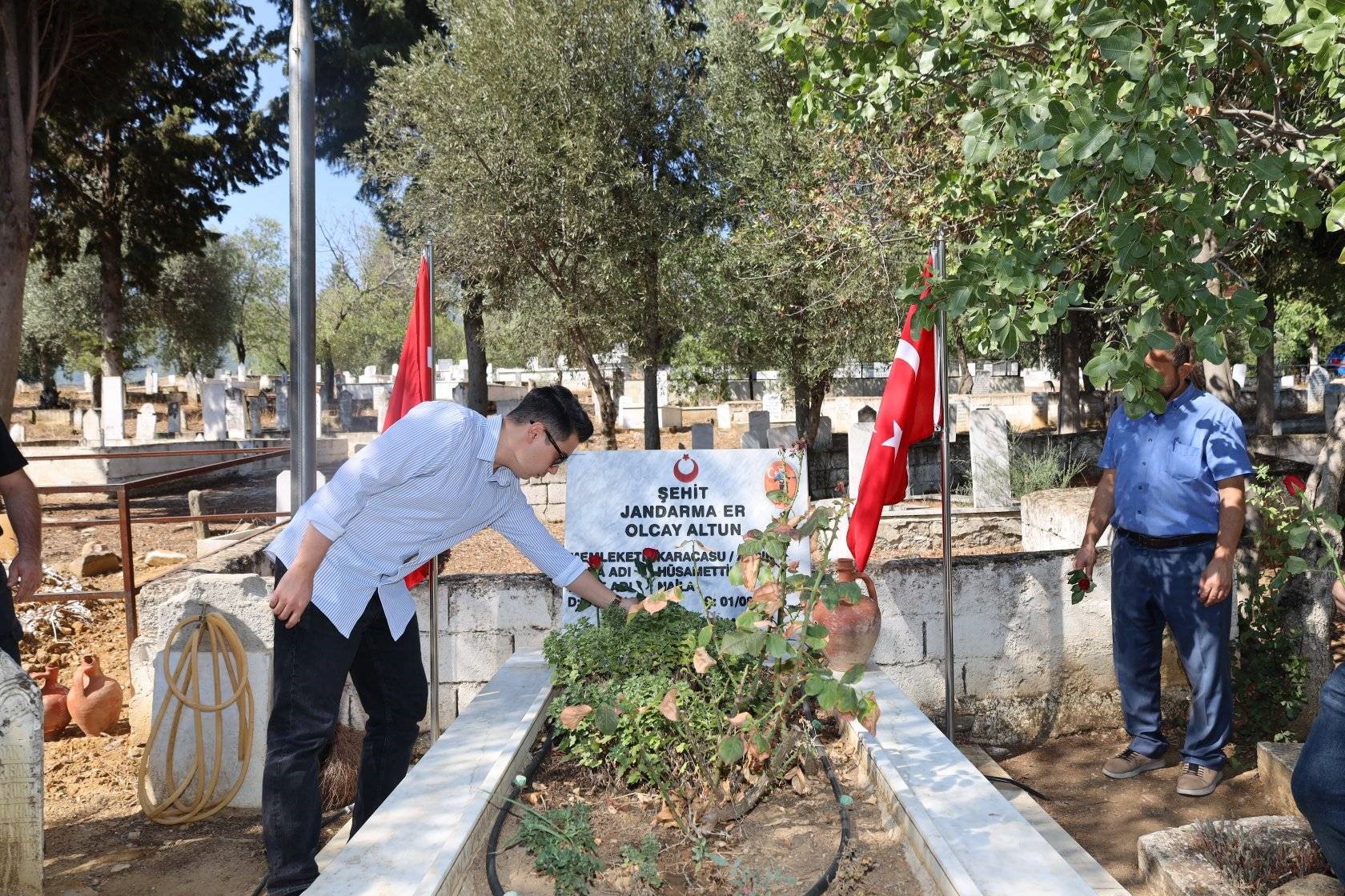 Aydınlı Şehit Jandarma Er Altun Mezarı Başında Anıldı (3)