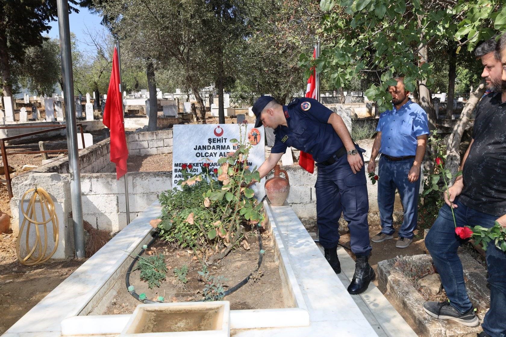 Aydınlı Şehit Jandarma Er Altun Mezarı Başında Anıldı (6)