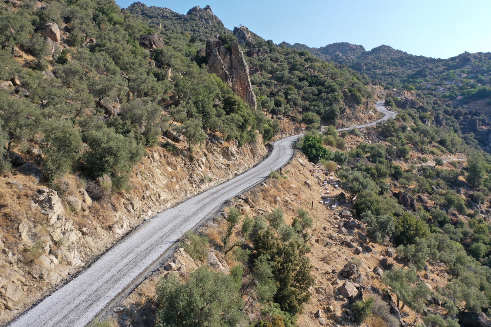 Çerçioğlu Söke'nin Dört Bir Yanında Yol Yapım Çalışmalarına Devam Ediyor (2)