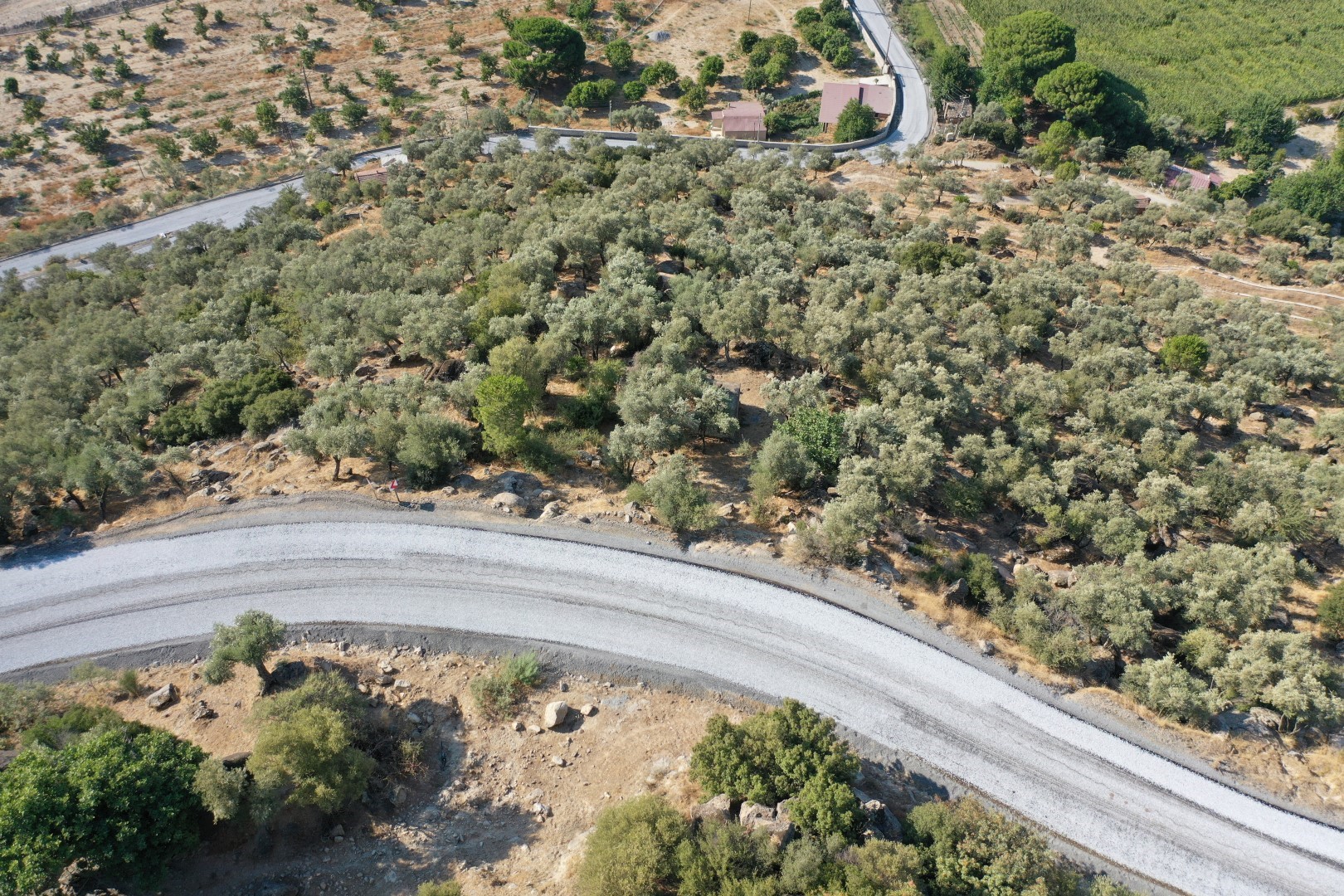 Çerçioğlu Söke'nin Dört Bir Yanında Yol Yapım Çalışmalarına Devam Ediyor (3)