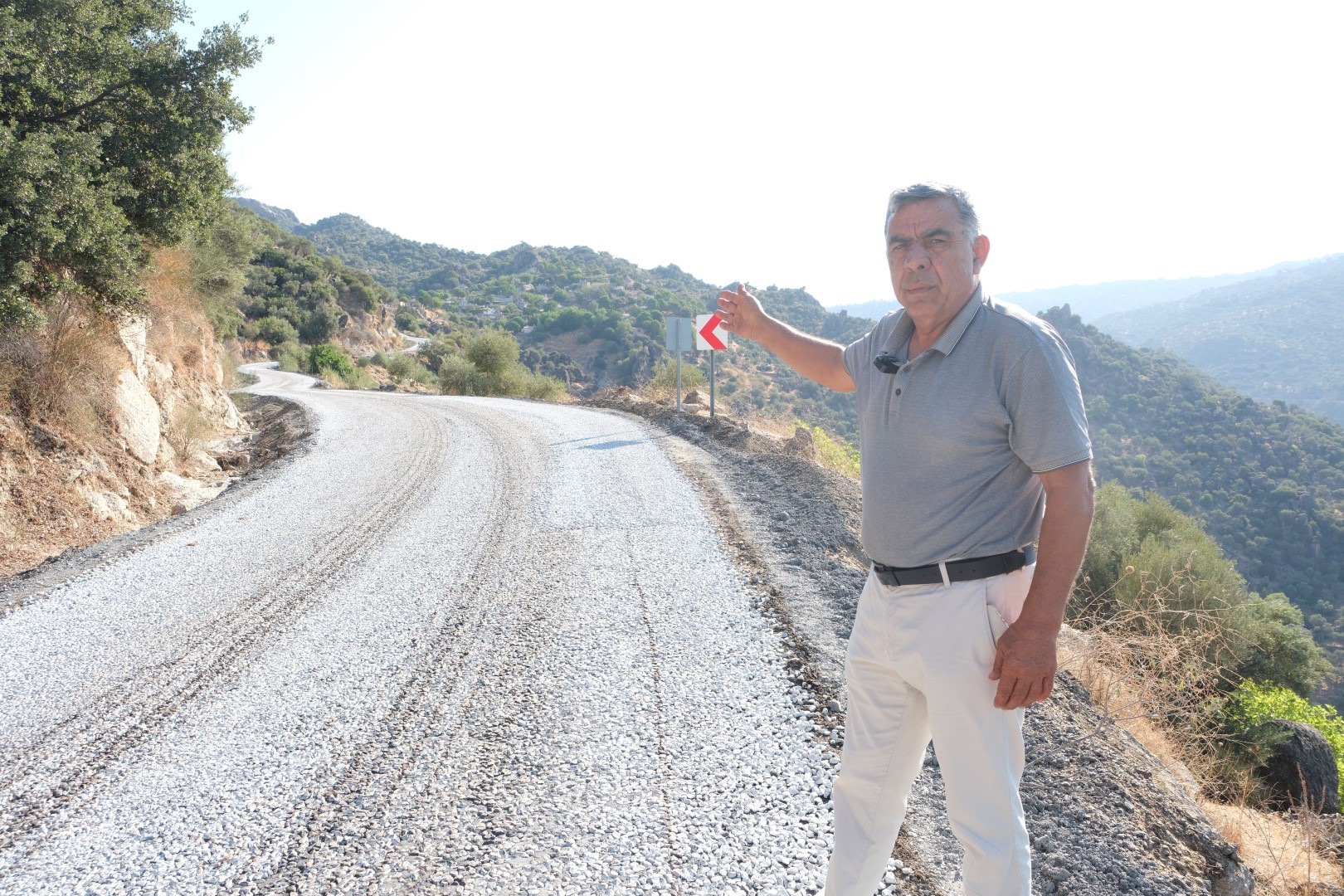 Çerçioğlu Söke'nin Dört Bir Yanında Yol Yapım Çalışmalarına Devam Ediyor (6)