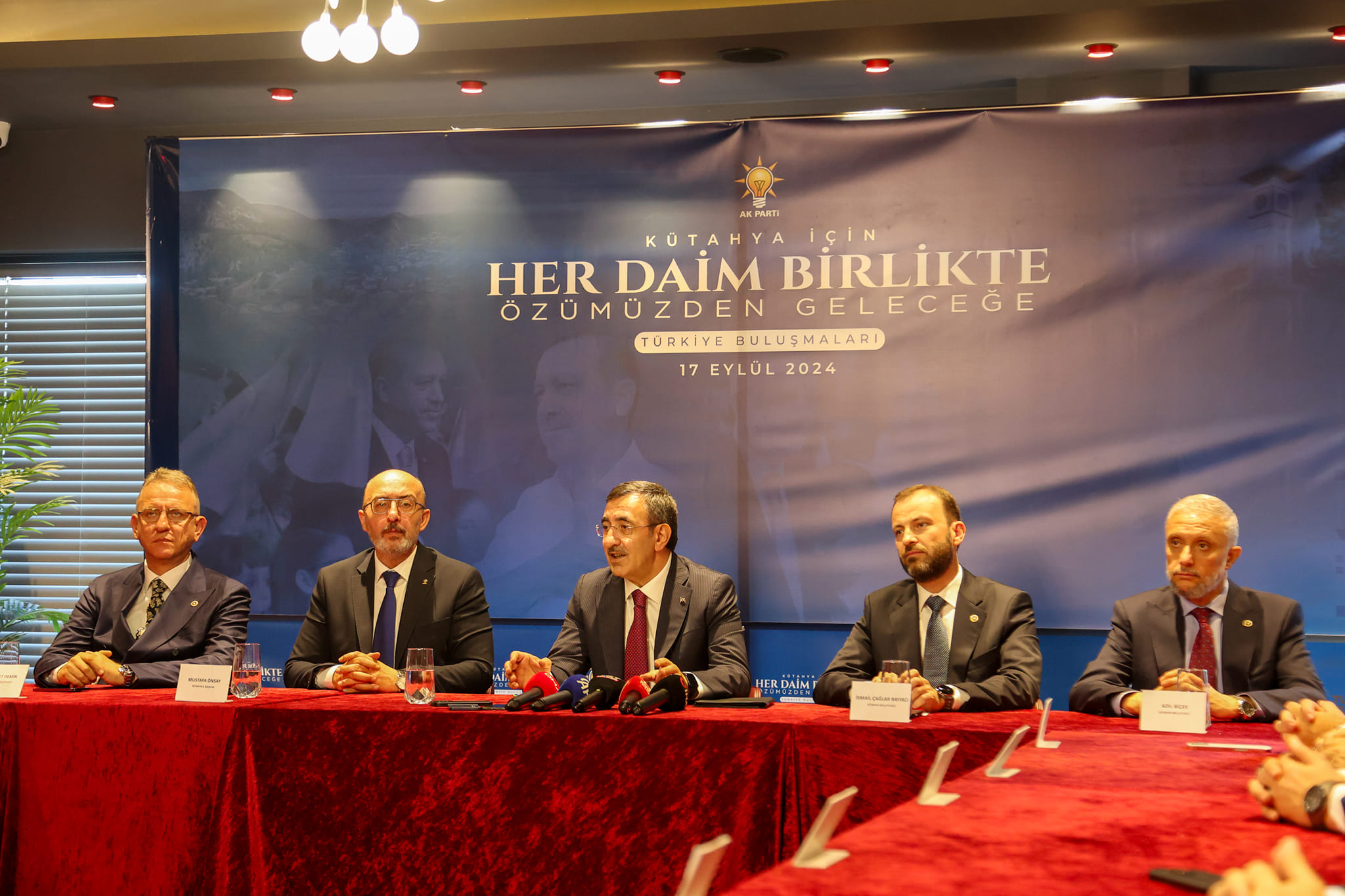 Ak Partili Savaş, ‘Her Daim Birlikte Önümüzden Geleceğe’ Türkiye Buluşmaları Için Kütahya’da (4)