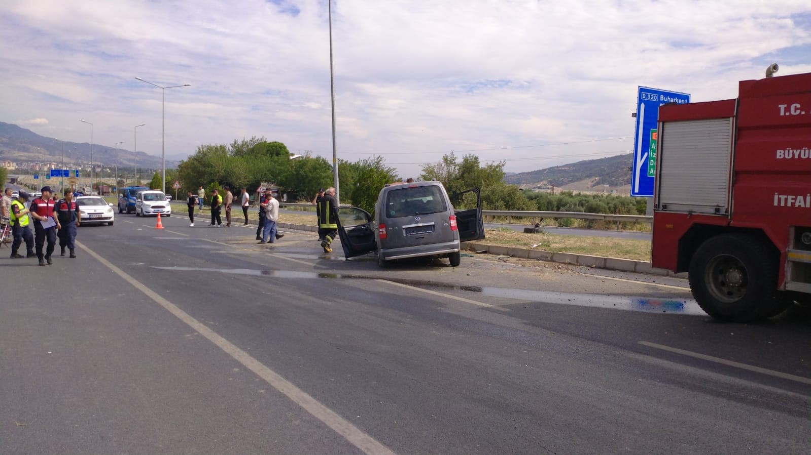 Aydın Buharkent'te Kaza; 2 Kişi.. (7)