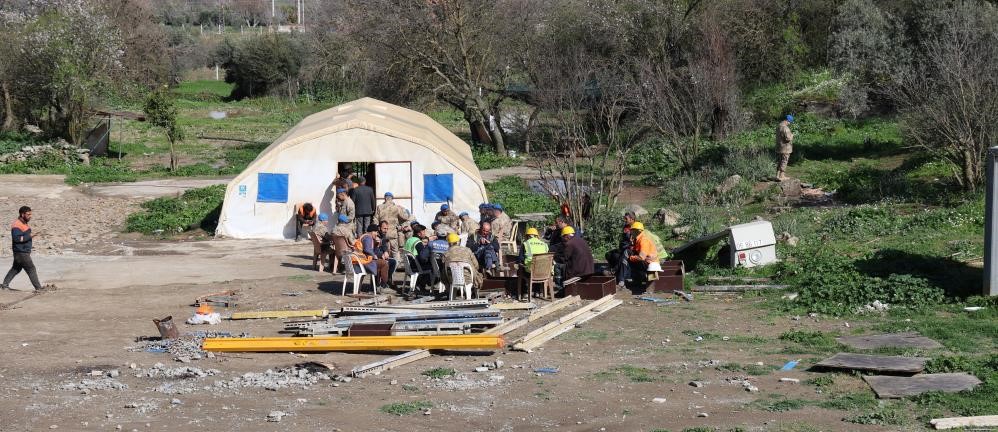 Aydın Denizli Otoyol Inşaatında Çalışan Işçilerin Hak Arayışı Devam Ediyor (3)