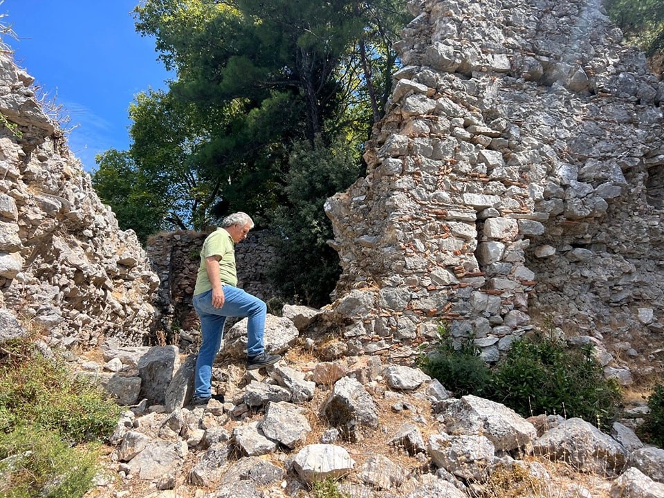 Aydın'da Dağın Zirvesinde 900 Yıllık Manastır (2)