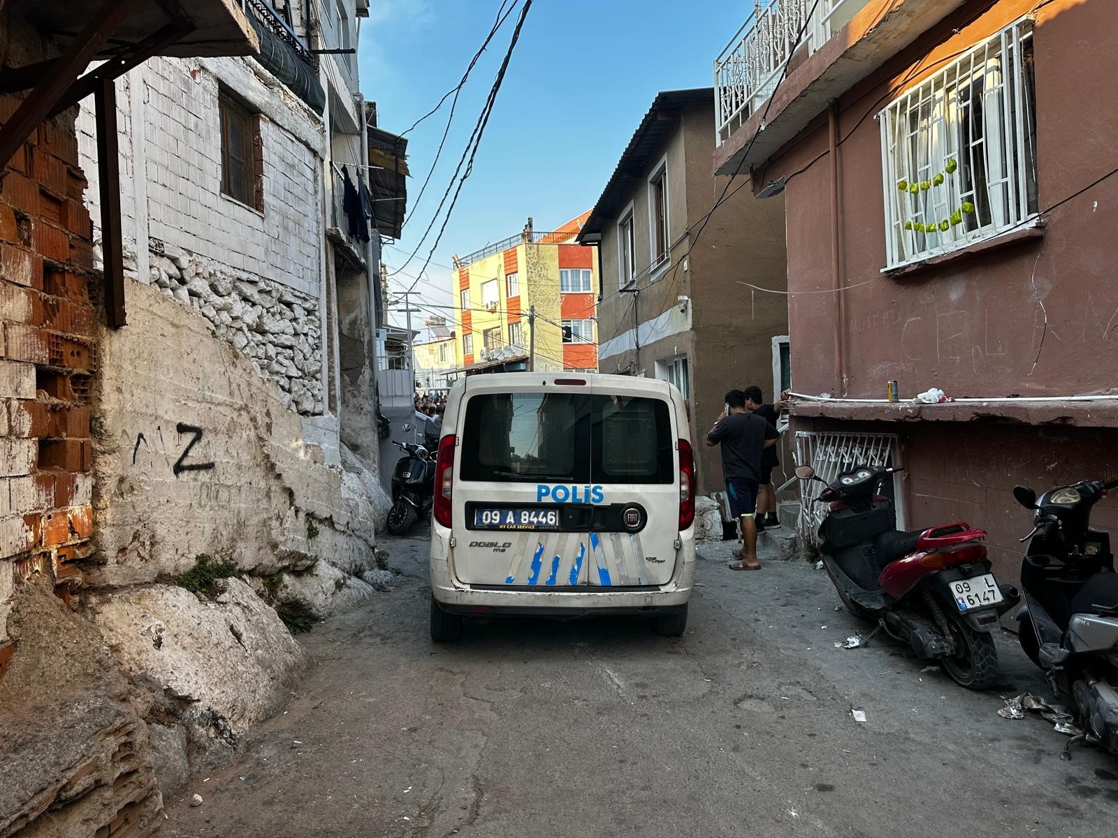 Aydın'da Mahalleli Sokağa Döküldü, 30 Yaşındaki Kadın Öldürüldü (2)