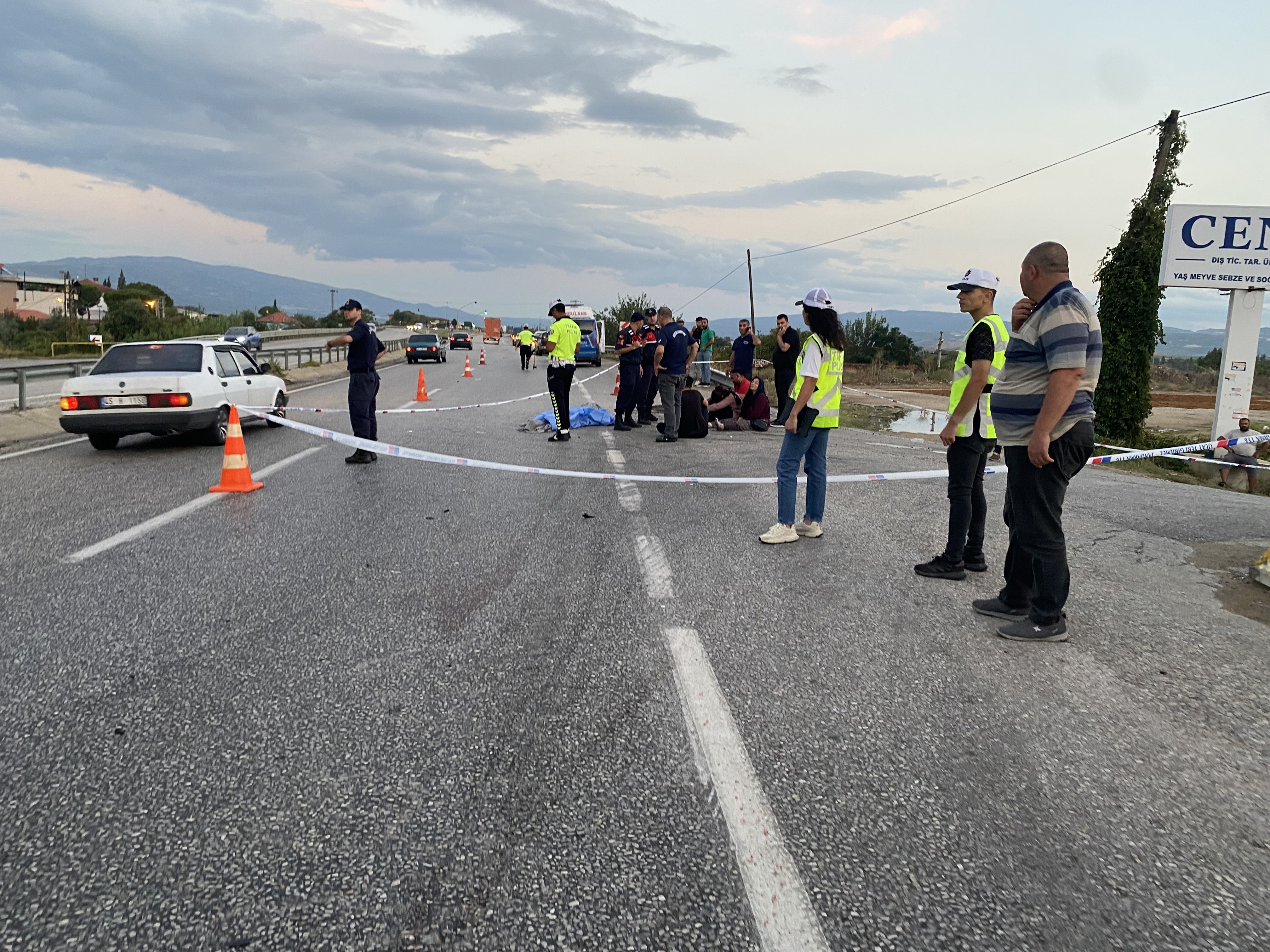 Hayvanlara Yem Almak Isterken Canından Oldu