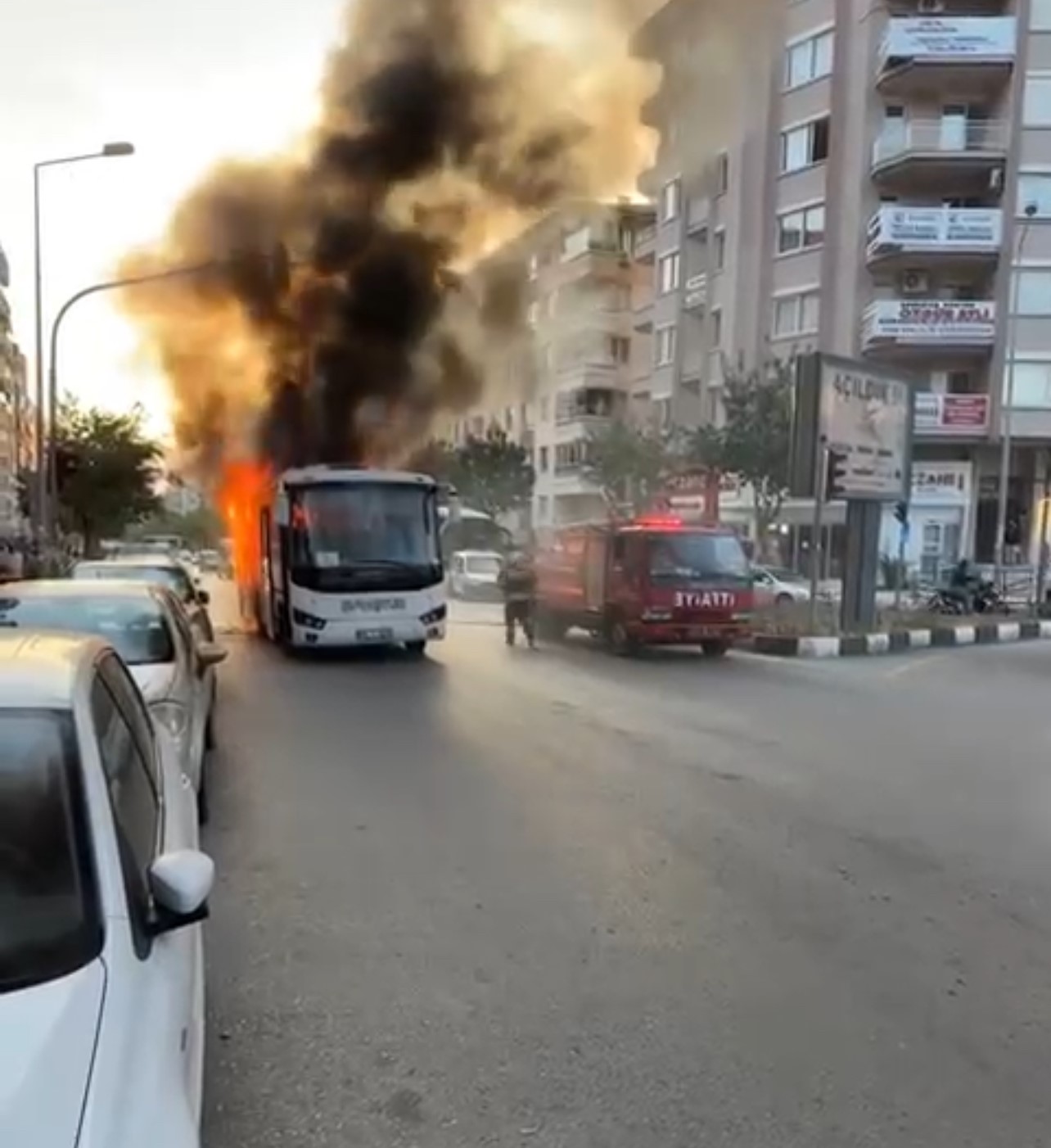 İşçi Servisi Alev Alev Yandı (2)