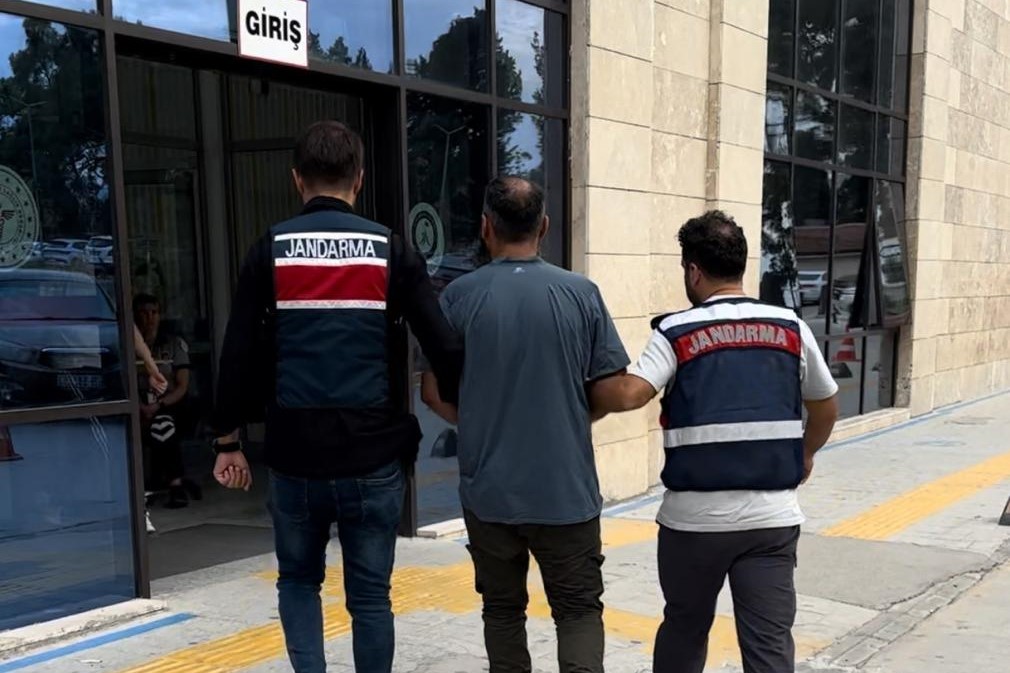 İzmir Merkezli ‘Terörizm Finansmanı’ Operasyonunda 27 Gözaltı (4)