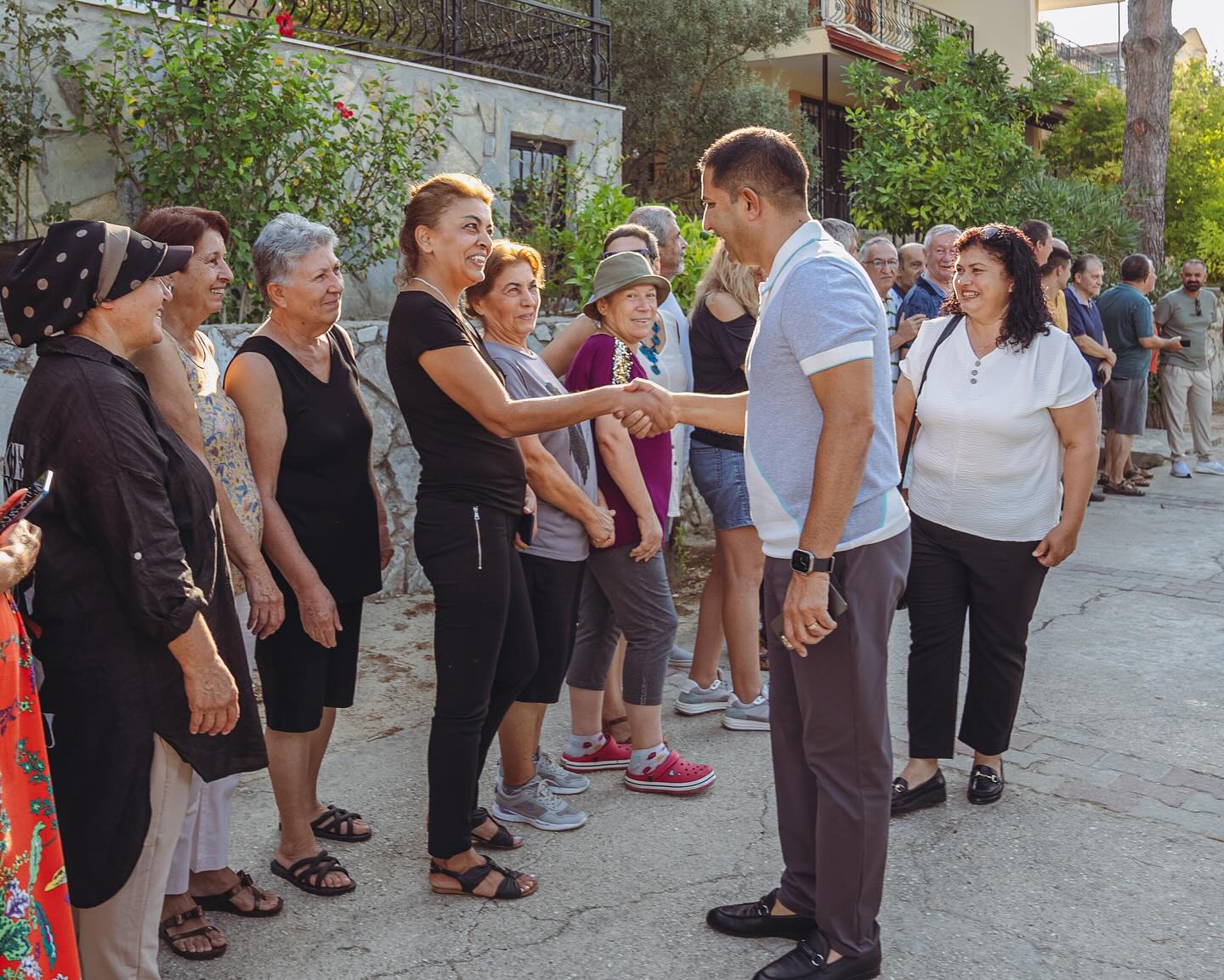 Kuşadası’nda Yüzler Ömer Günel Ile Gülüyor (5)