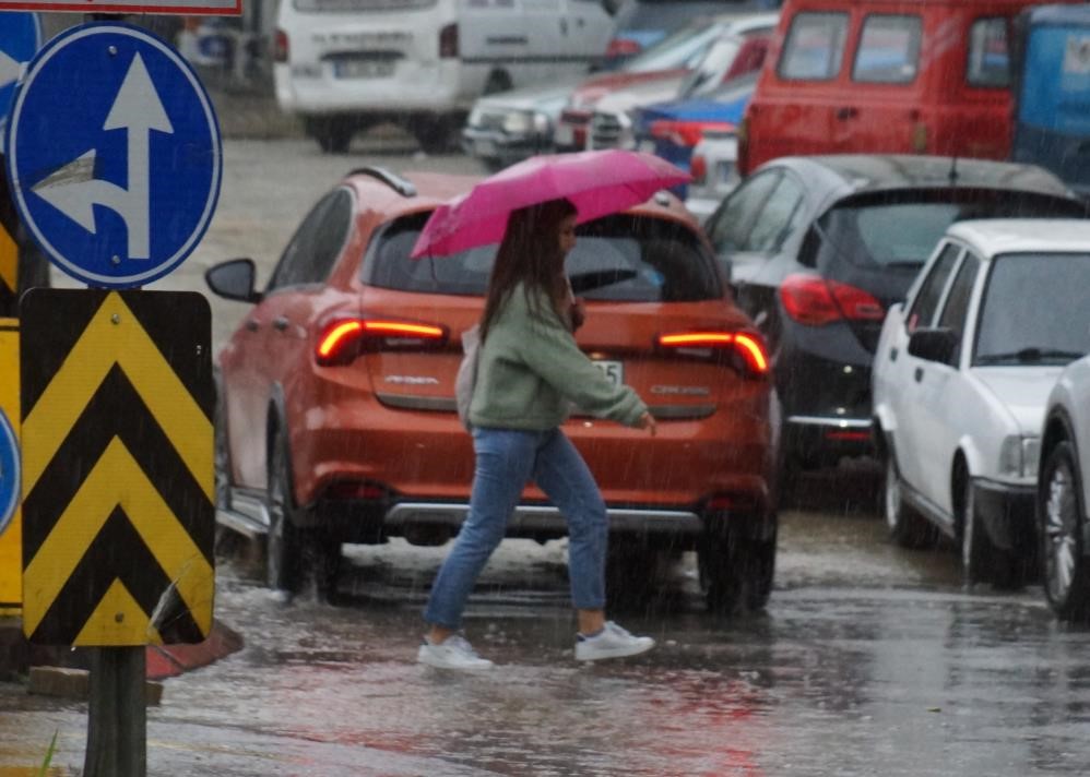 Meteoroloji Açıkladı; Aydın'a Doğru Geliyor (3)