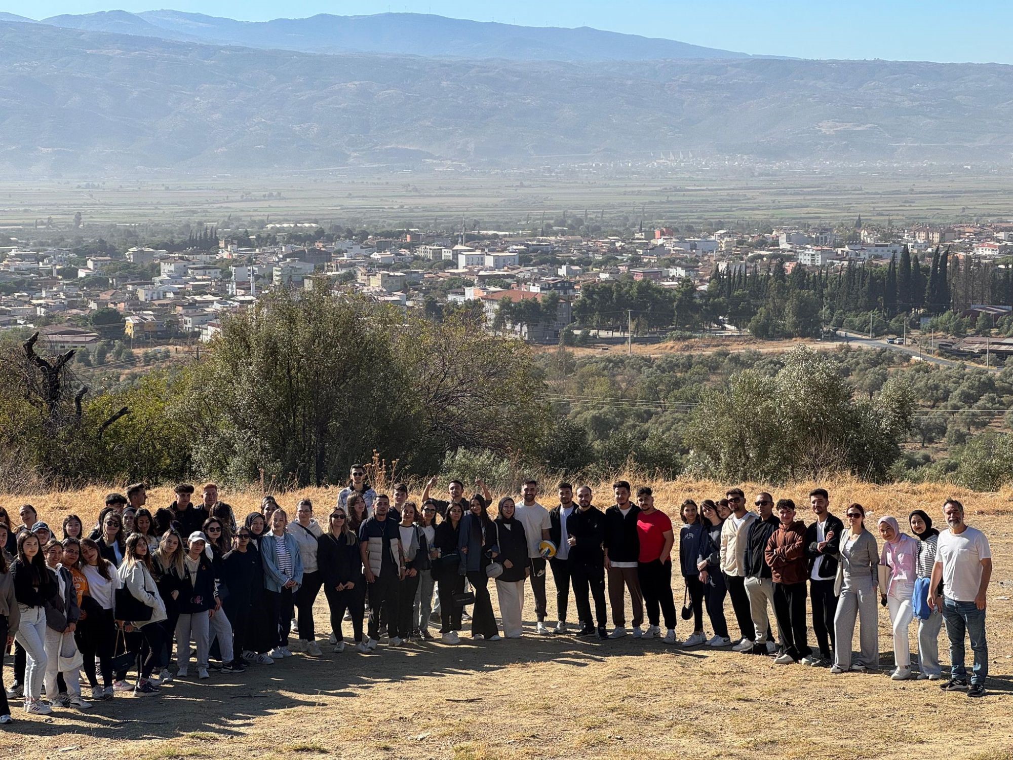 Aydın Atça’da Öğrencilerden Doğa Yürüyüşü